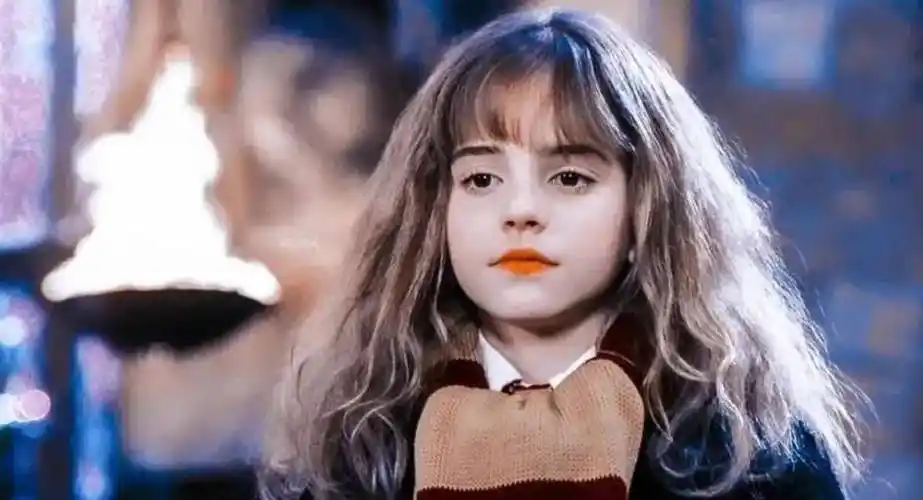 32岁艾玛瘦脱相,网友直呼赫敏变老大妈?_皱纹_状态_额头 - 新快网