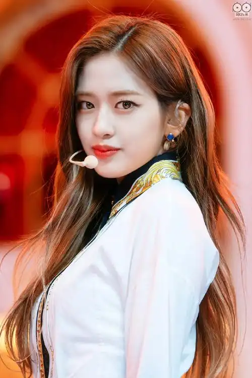 安宥真人气歌谣mc#78#安宥真爱豆教科书#【图片】