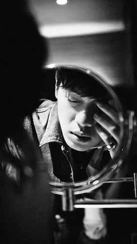 张若昀黑白摄影写真iphone壁纸 张若昀,黑白,帅哥,摄影,iphone壁纸