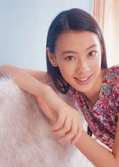 梁洛施:历尽千帆仍有大把青春,破碎童年造就的传奇人生_李泽楷_父亲