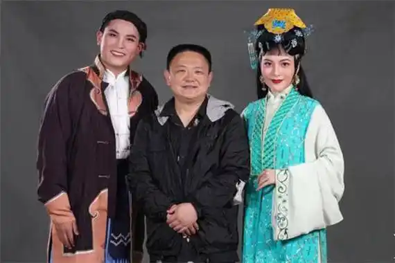 创新编排经典剧,青年演员担纲 上海努力传承地方戏剧_表演_沪剧_舒悦