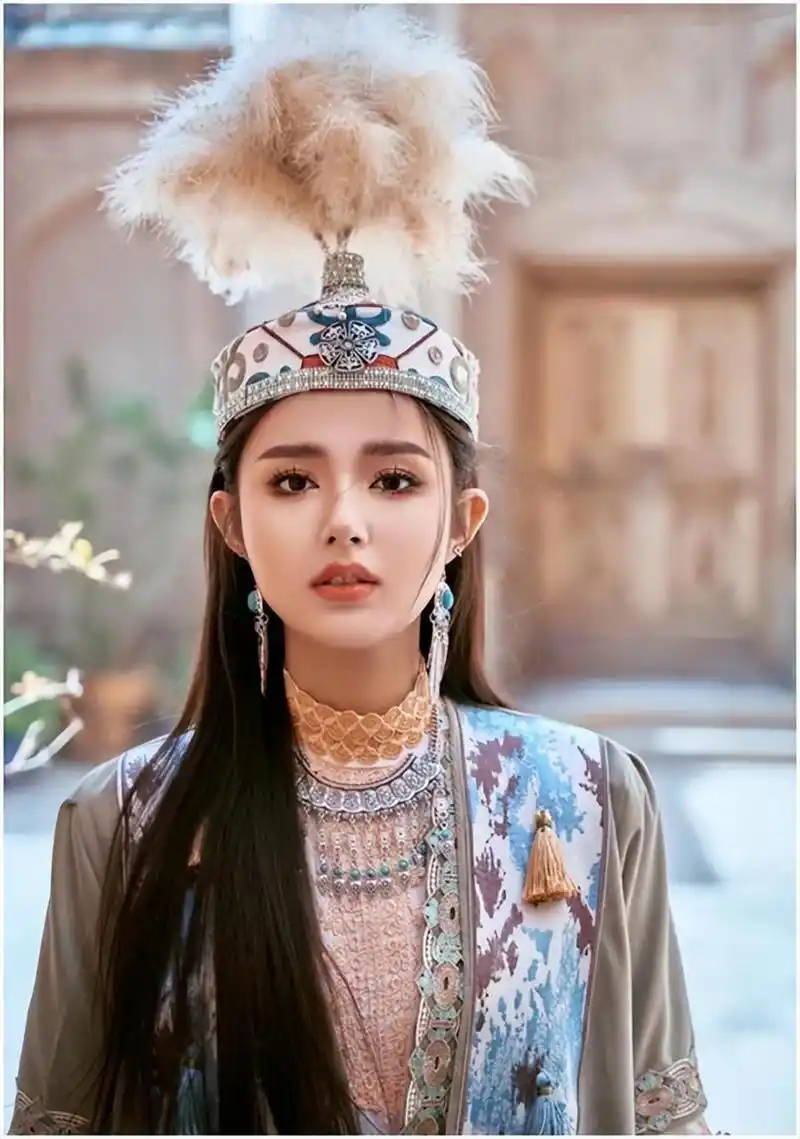 哈萨克族是新疆第二大少数民族,人口约156万,主要分布在哈萨克斯坦.