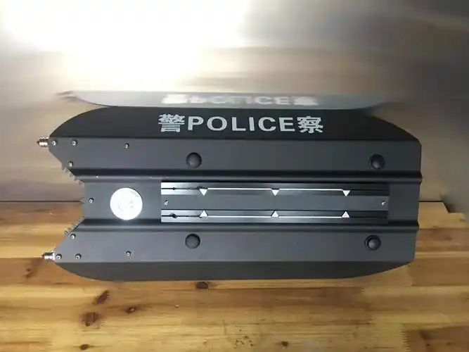 警用多功能电击臂盾_防暴盾牌-催泪喷射器-伸缩警棍-强光手电-单警