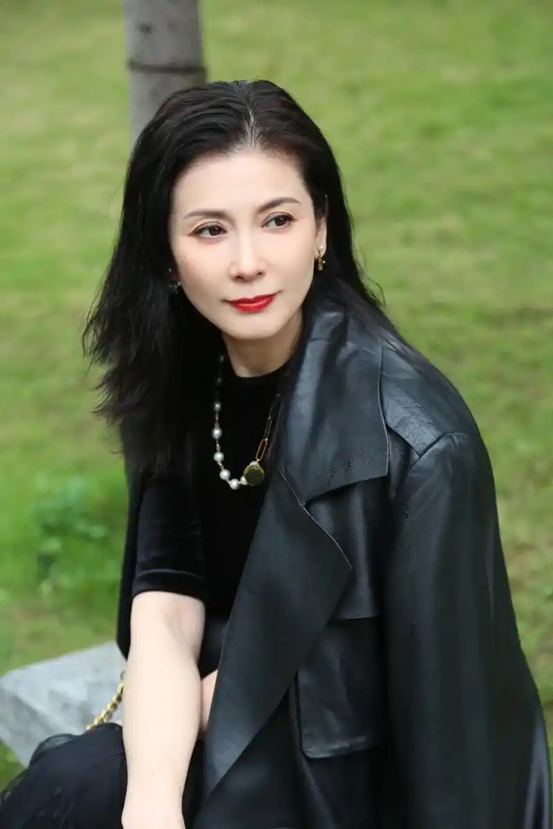 💖漂亮妈妈 永远18💖.未来已来,与时光握手,与岁月言和 - 抖音