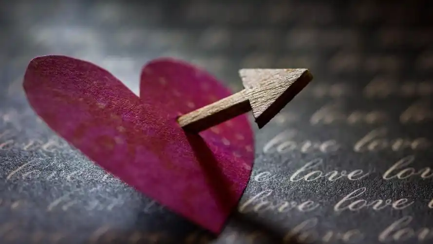 壁纸 红色的爱心,箭头