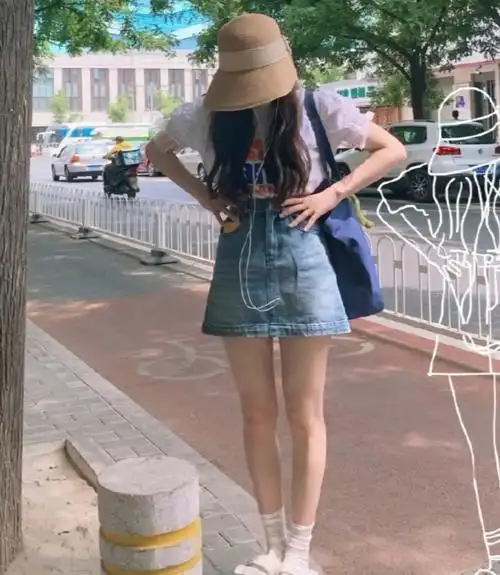 赵露思第一次尝试水乳袜搭凉鞋本以为很丑腿却细成竹竿