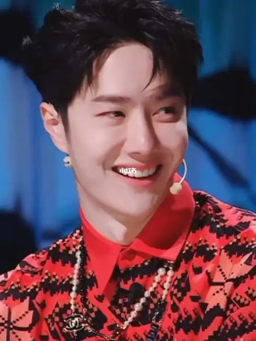 想念在街舞开心的王一博