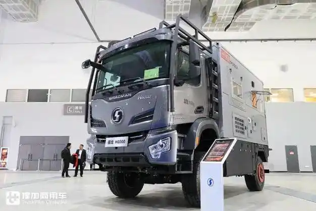 陕汽德龙h6000 4x4越野房车,搭载潍柴wp9h 390马力发动机,匹配艾利逊