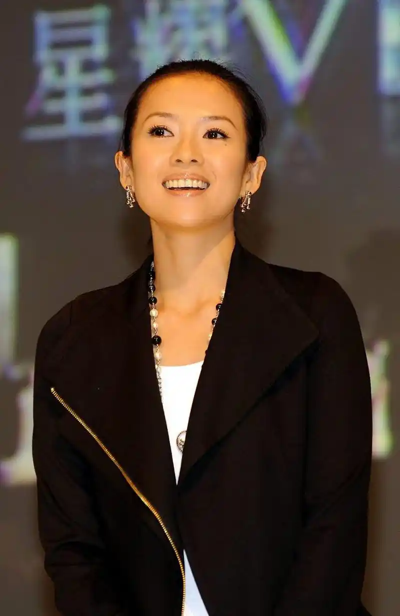 近日,章子怡的兄长章子男在采访中公开发声,痛斥汪峰的新恋情,同时