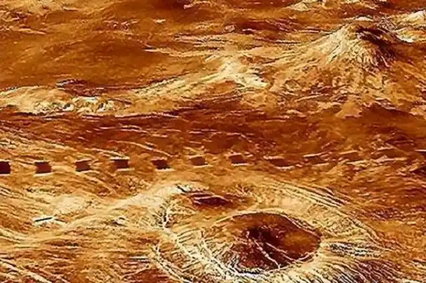 此前,曾有科学家们在对金星表面进行观测时发现了数百个城市遗迹,这一