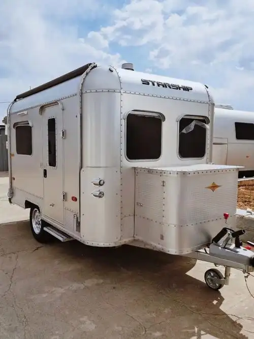 方能独享的天地,都在这里寻求最合适的表达…67    #星舟房车