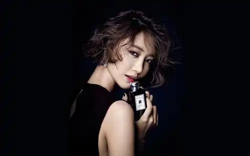 性感美女高俊熙写真,高清壁纸,美女图片-回车桌面