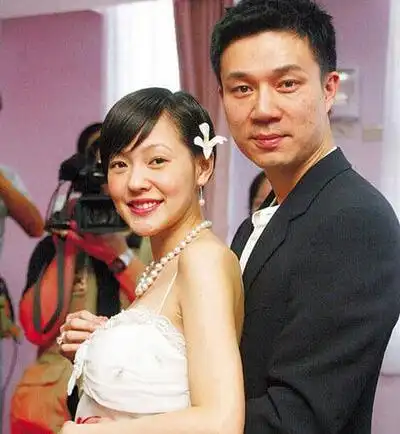 小s是台湾娱乐圈有名的主持人,除了与蔡康永搭档主持的金牌节目《康熙