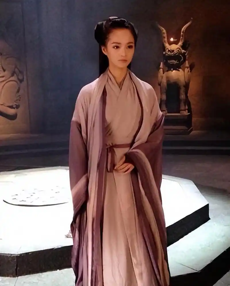 他让林朝英徒弟怀上他的娃,让黄蓉为他生一女,让大嫂生下一儿子