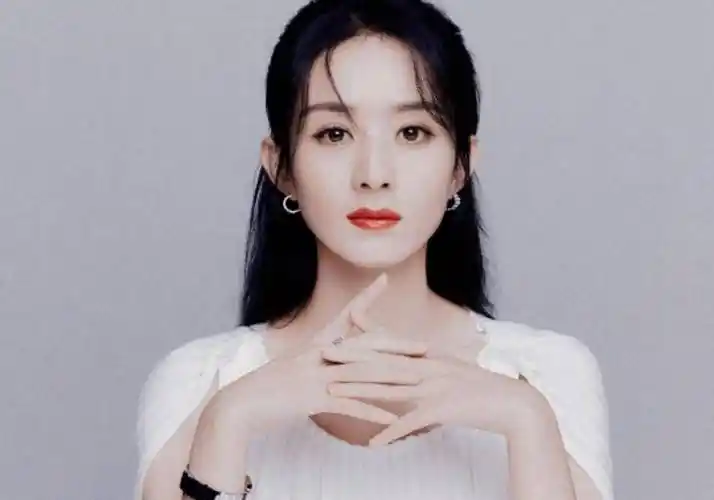 赵丽颖最新行程,1月的boss专心搞事业,期待贵气优雅的女神_品牌_官宣