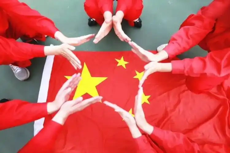 我爱你,中国!以石油之名 向祖国告白_国旗