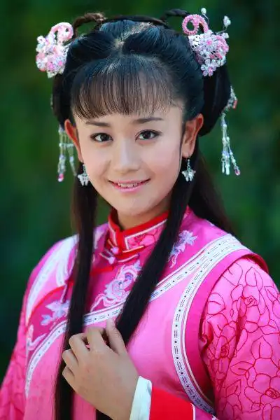 "紫薇"海陆 紫薇和尔康 海陆剧照 新浪娱乐讯 新《还珠格格》系列中