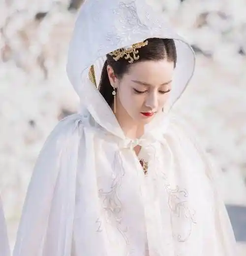 古装白色嫁衣,杨紫已经够美了,看到杨幂,瞬间沦陷_剧中_造型_夕瑶