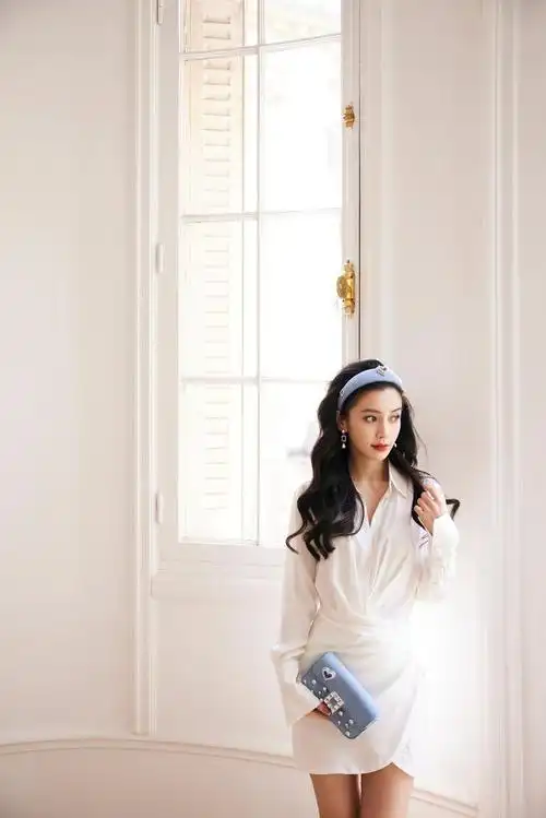 angelababy演绎七夕限定系列打造维维亚女孩专属的甜蜜臻品