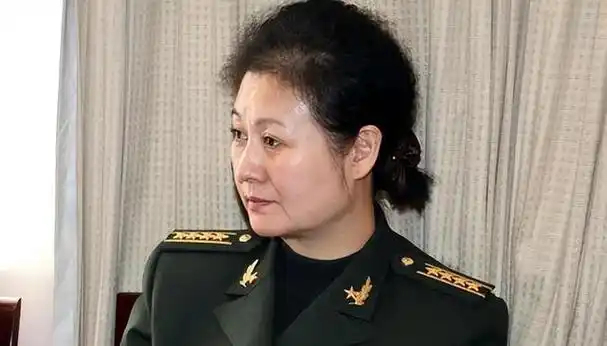 著名演员黄晓娟:丧父丧母亲弟病逝,如今儿子李赫是她最大骄傲