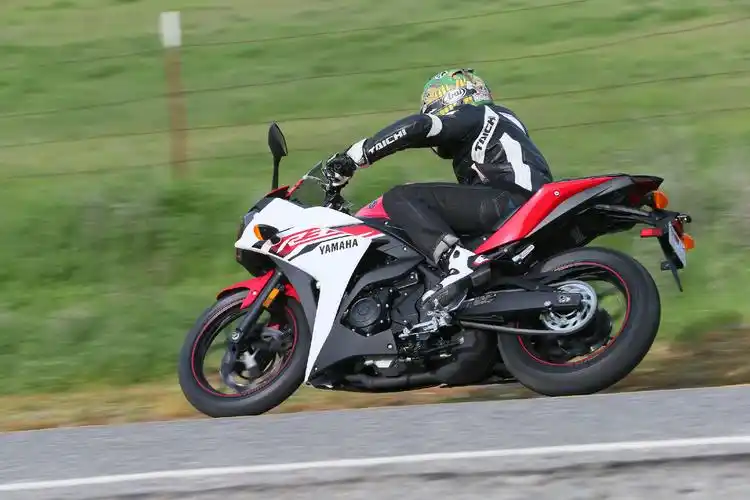 雅马哈yzfr3