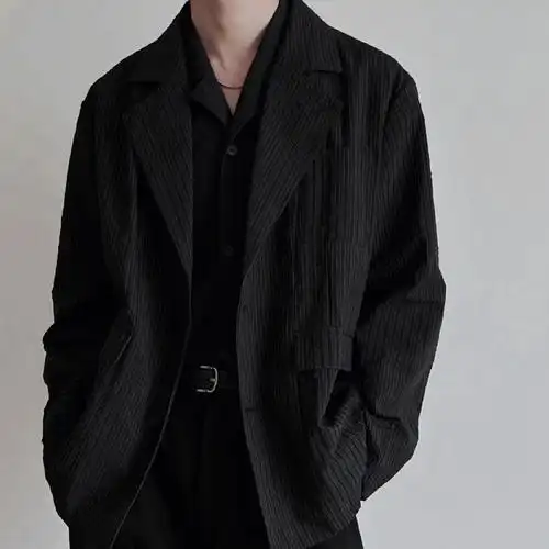 要在这个感情观混乱的时代永远保存清醒#男生头像  #部位男头  #高级