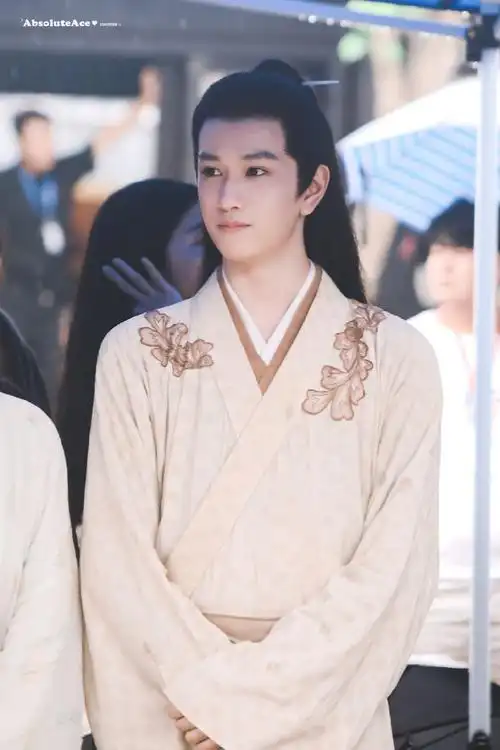 敖子逸新剧花间酒人间月开机##花间酒人间月开机##敖子逸花间酒人间