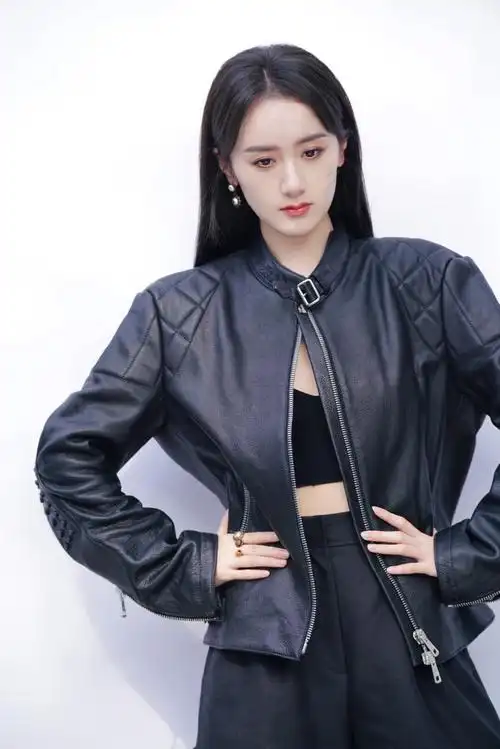 袁冰妍红秀封面大片##袁冰妍大片穿搭好a好飒