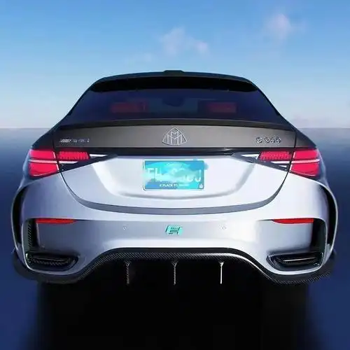 迈巴赫s900 外观方面,迈巴赫s900车身尺寸宽敞,车长为6米,车宽2.2米