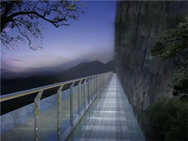并且景区玻璃栈道施工的这一部分属于隐蔽工程,因此需要施工人员精心