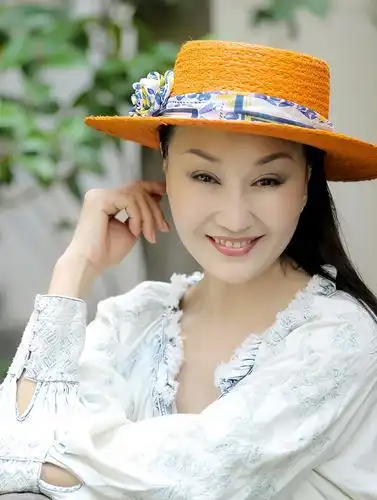 杭州近60岁下岗阿姨逆生长冻龄皮肤年轻如少女