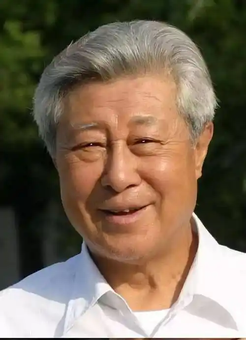 90岁王心刚近况曝光万万想不到他现在竟活成了这样