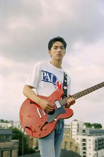 许魏洲 抱着吉他的你, 青春最美好的模样