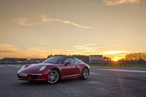bitesize: porsche 911 targa 4 experience