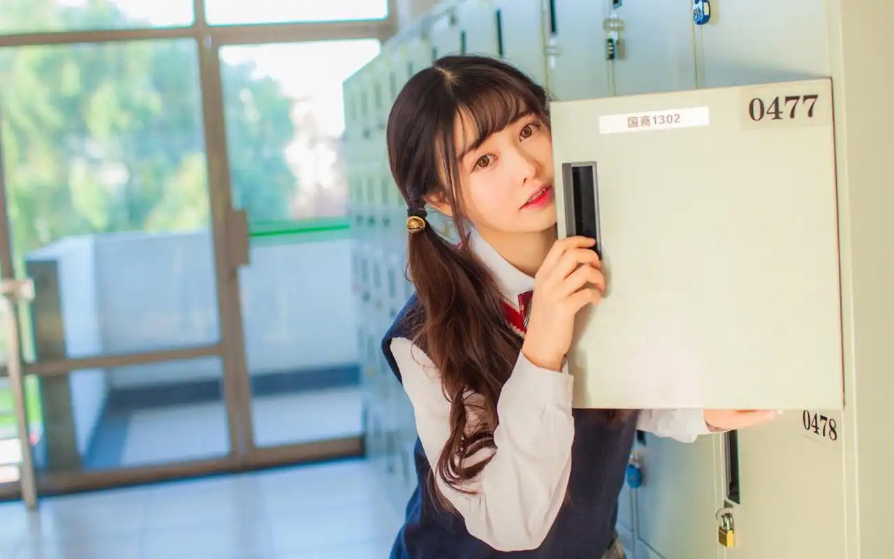 双马尾校花美女图片高清电脑壁纸