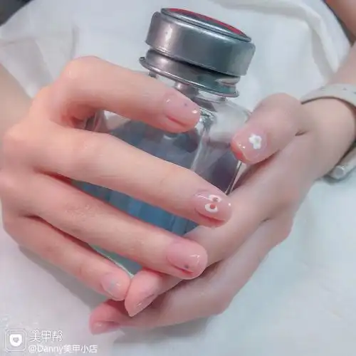 可爱学生党美甲图片