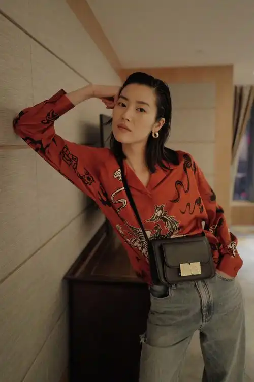 菱形脸的明星 菱形脸型的明星代表-起航号