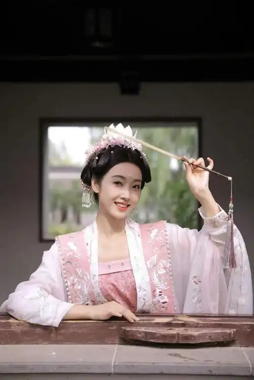 这次与凤行里的琉羽也是赚了我好多眼泪91不得不说宣璐每次的都角色