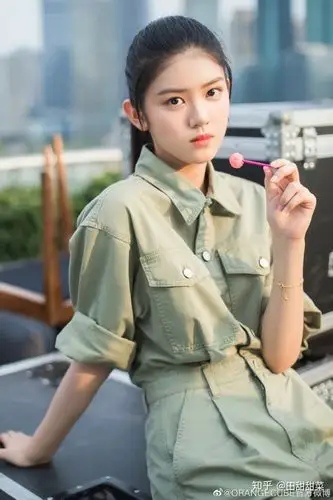 赵蕴卓演绎orangecube时光手链