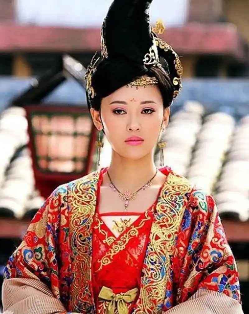 李裹儿想做一件改变历史的事,为何不但没成功,反而成了历史笑话