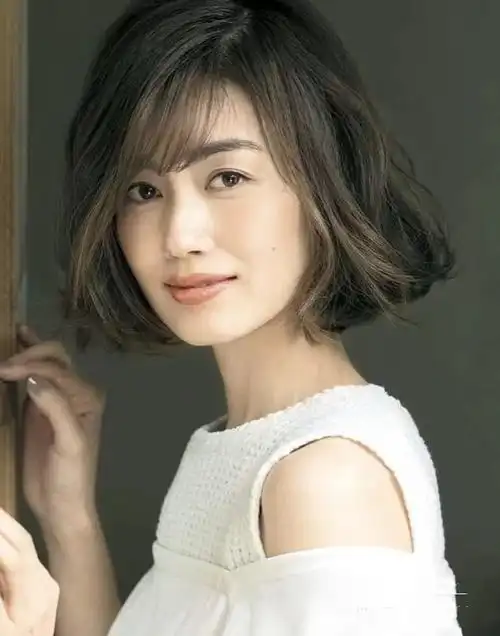 四十岁女人最洋气短发造型是什么,试试这几种,真的很减龄|发型|脸型