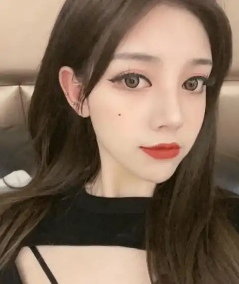 小猪先生偷拍兜儿,暴露对方魁梧身材,不愧是140斤的女人