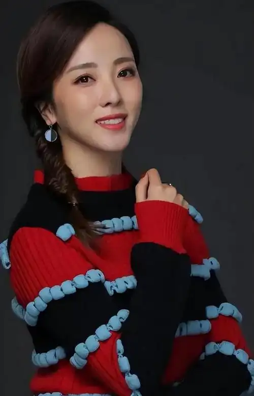 一女主持被除名,工作10年毫无存在感|张蕾|李思思|央视主持人|中国