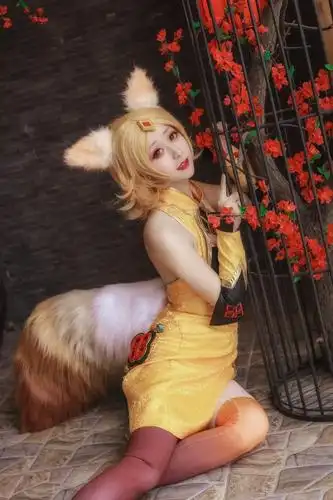 《王者荣耀》妲己cos,尾巴做的很用心!