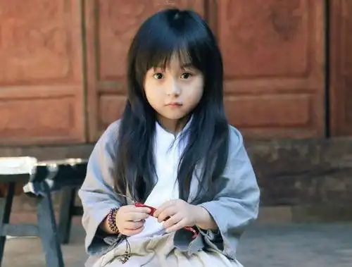 这位童星就是刘楚恬,相信大家都不陌生,她是非常有名的小童星,拥有