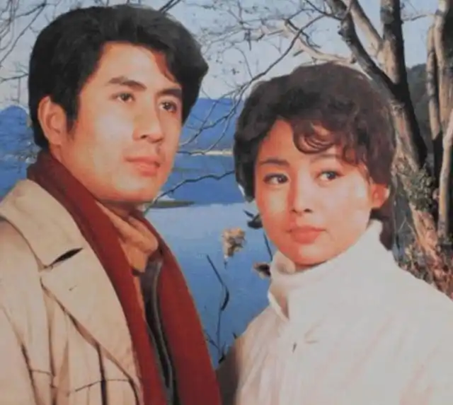 今年已经61岁的张瑜,不管之前的经历时多么的曲折,现在能如此安然也是