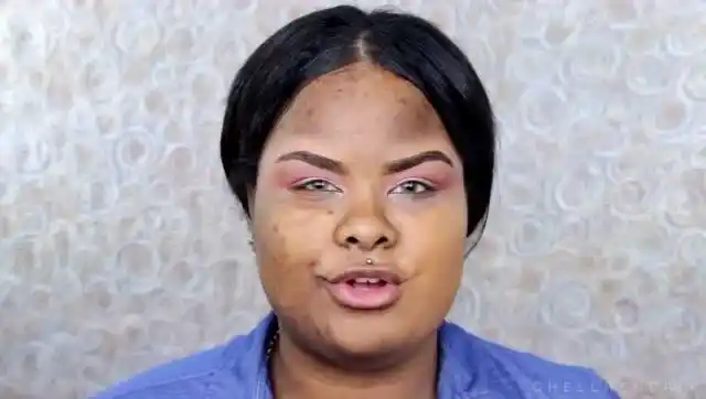 这大妈满脸的痘痘印好丑,化妆后还是很吓人