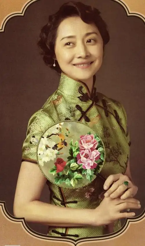 刘蓓《芝麻胡同》旗袍太有品!中年妈妈旗袍的正确示范,学起来吧