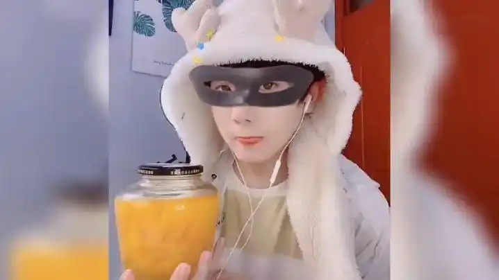 哈二叔超级铁粉击败将王小老弟