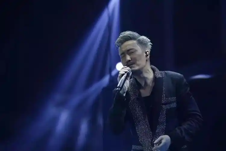 最怕听懂的一首歌,郑中基的一首《无赖》,总能找到你的影子